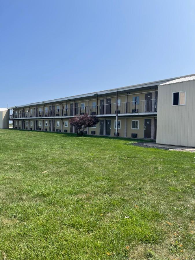 Relax Inn & Suites Mattoon Exterior photo