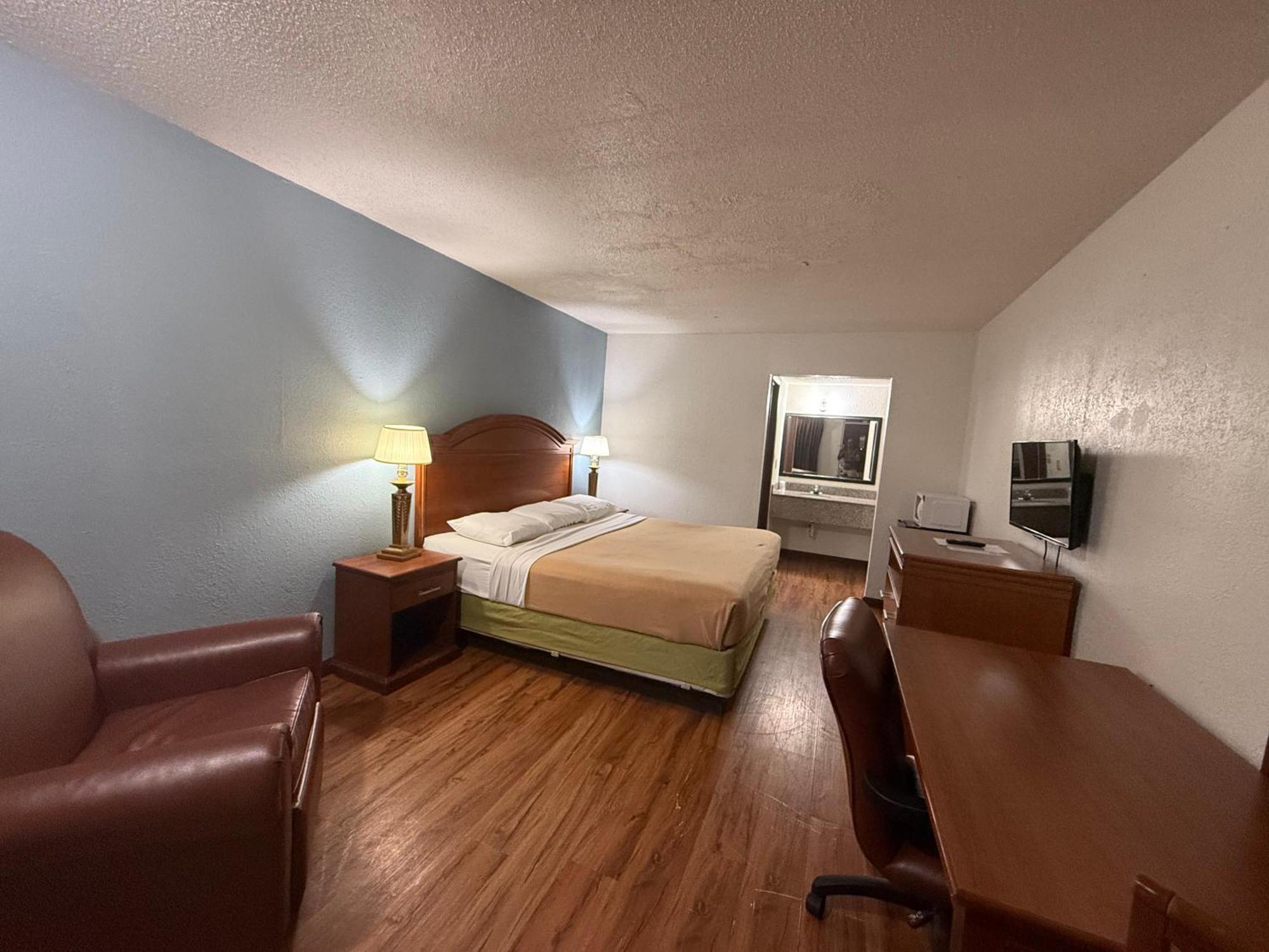 Relax Inn & Suites Mattoon Exterior photo